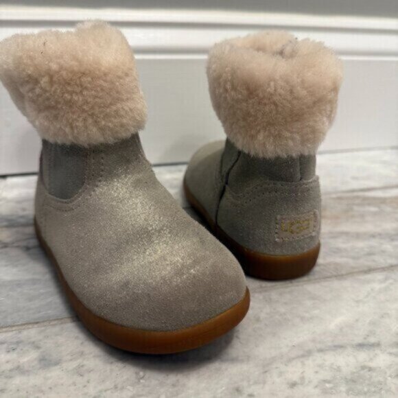 UGG Jorie Metallic girls Toddler size 8 Boots S/N 1018917T